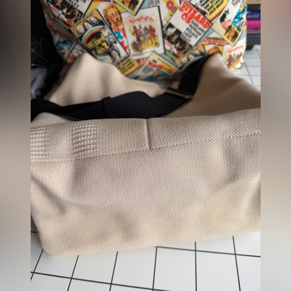 Pearl Rothy’s Bucket Bag - Picture 4 of 6